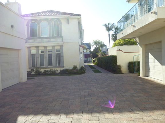 2nd image of 1021 Park Pl
