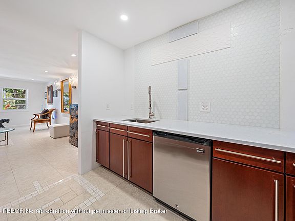 5th image of 1516 S Lakeside Dr APT 106