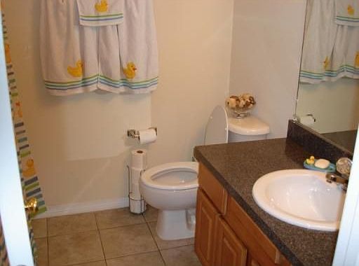 4th image of 2105 Broadmoor Dr