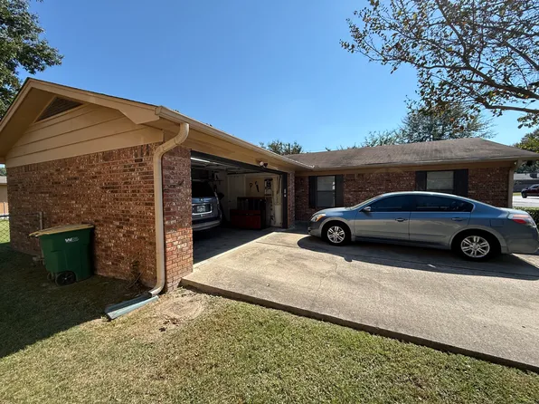 600 Pembroke Dr, North Little Rock, AR 72120