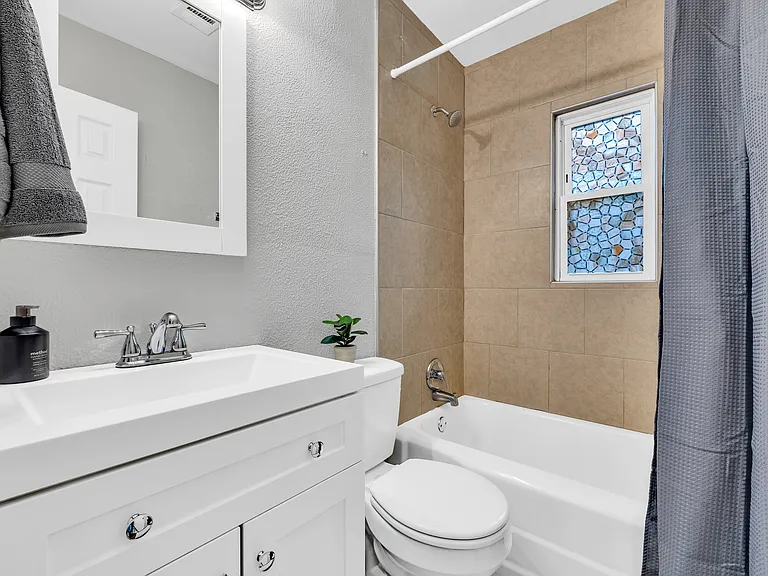 153 S Ave SE #2 — Photo 10