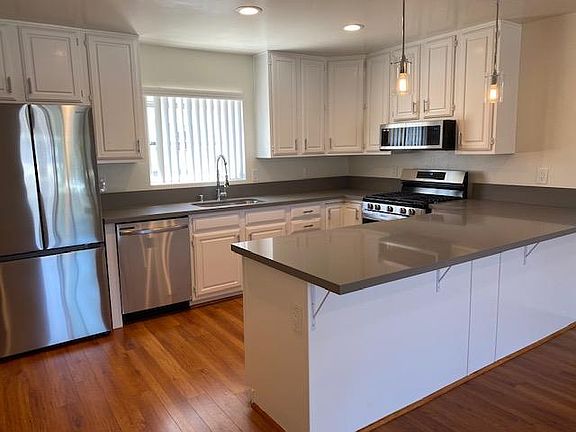 4th image of 1025 Hornblend St #1025