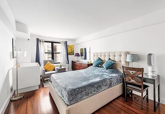 4th image of 301 E 62nd St APT 12K