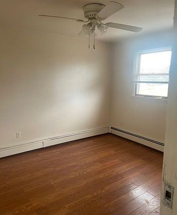 4th image of 9 Underhill Ave