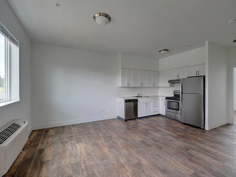 5511 NE 17th Ave — Photo 4