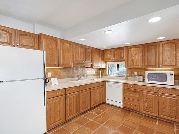 4th image of 6157 Midnight Pass Rd APT E22