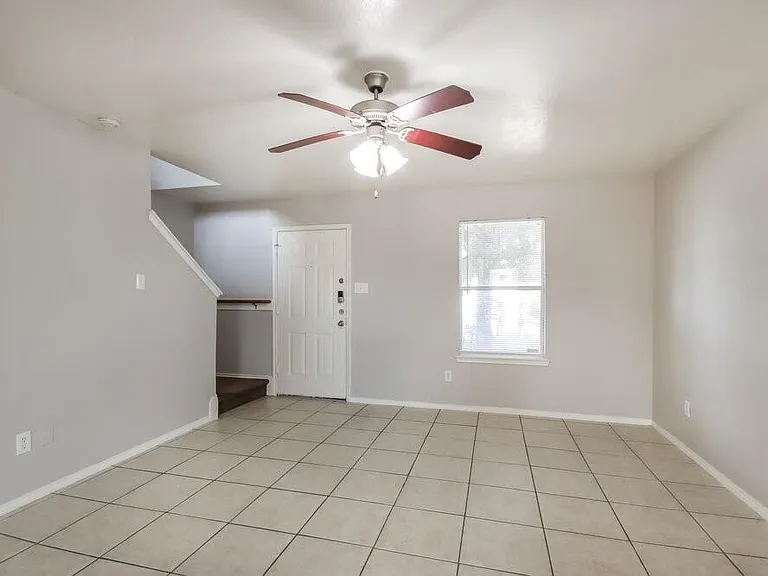 21243 Linden House Ct — Photo 4