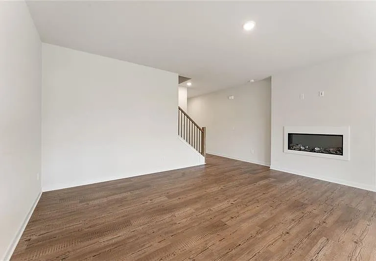 1303 Farmers Loop — Photo 9