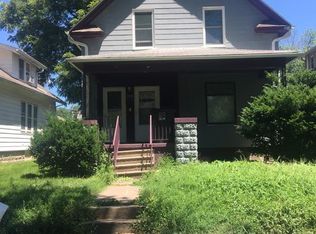 1918 15th St #A, Moline, IL 61265