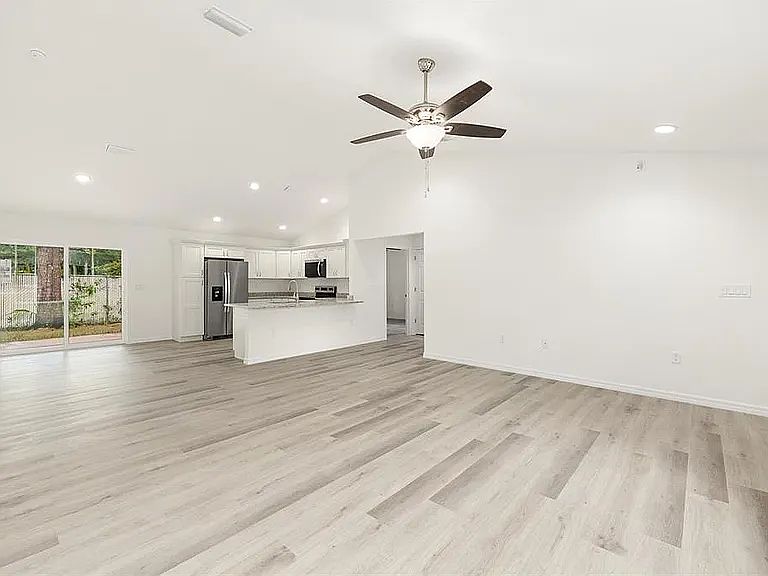 2nd image of 714 NE 130th Ct