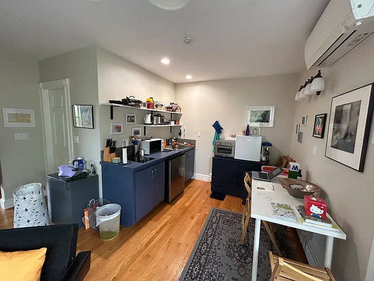 17 Russell St #6 — Photo 6
