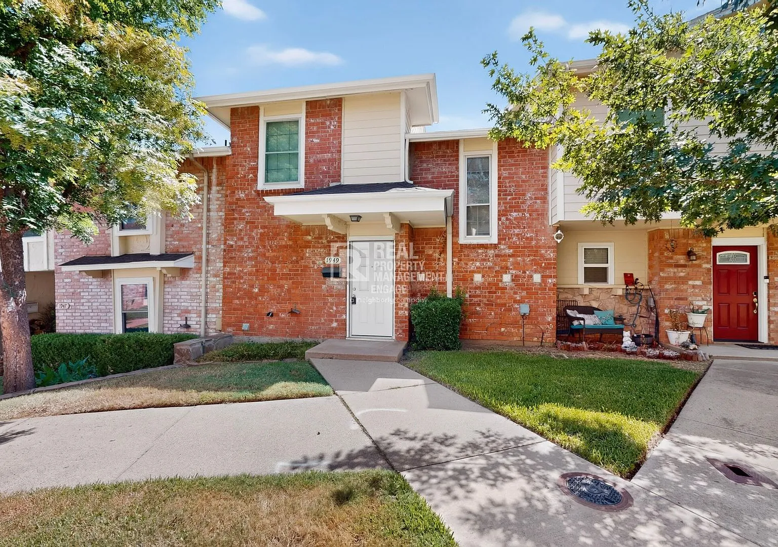 2BR Grapevine Townhome Available for Rent! — Photo 2