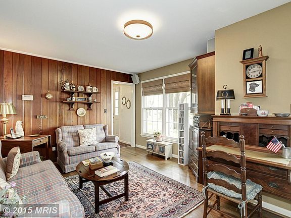 3rd image of 8600 Grimsby Ct