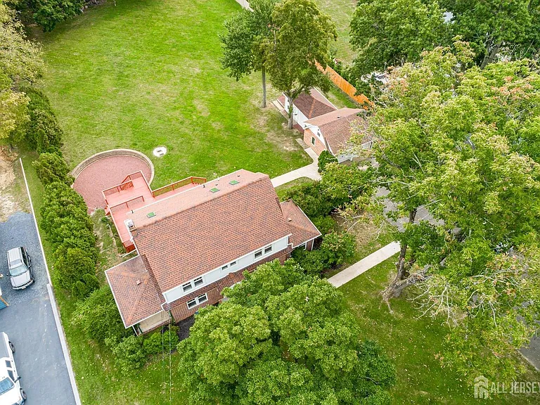 338 Buckelew Ave — Photo 45