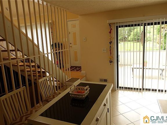 5th image of 18 Woodhill St #143