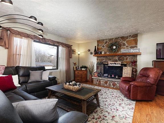 3rd image of 4681 Milford Dr