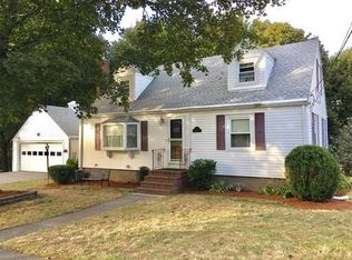 2 Hog Hill Rd, Peabody, MA 01960