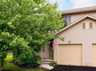 7982 Lakeloop Dr, Westerville, OH 43081