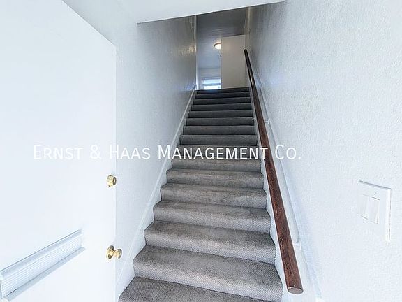 3rd image of 546 Lime Ave