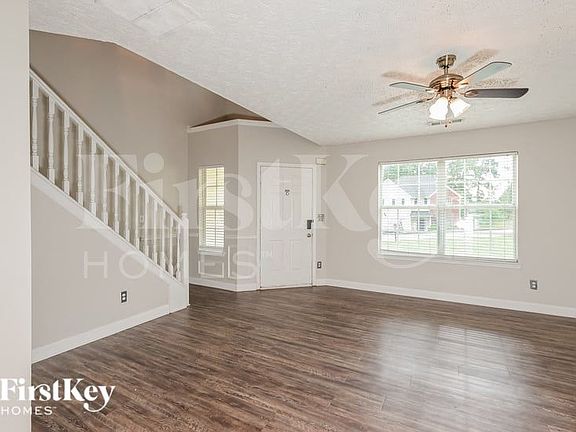 3rd image of 4447 Chester Ln