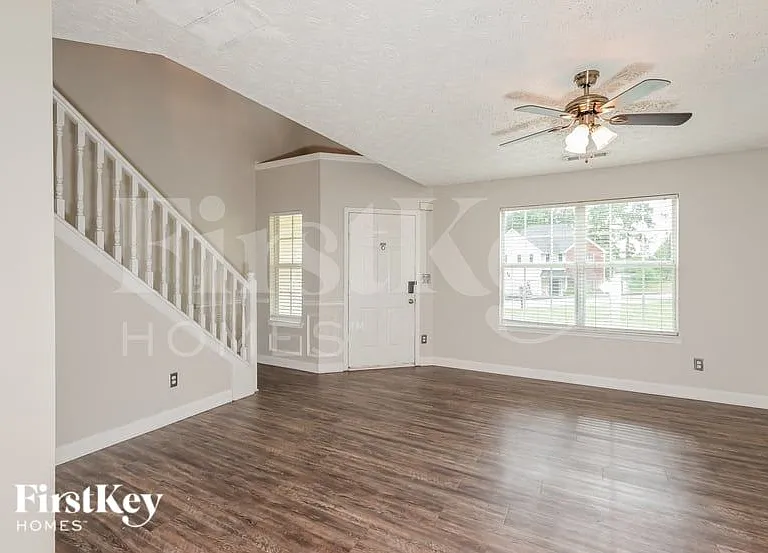 4447 Chester Ln — Photo 3