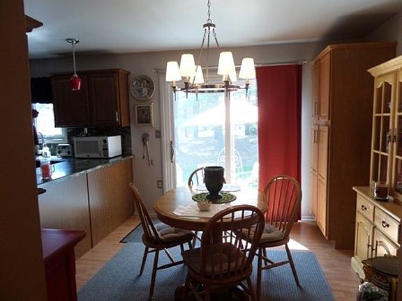 4th image of 37 Foxtail Ln