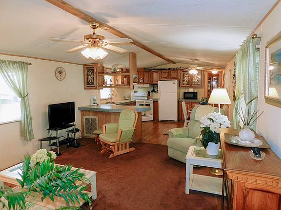 3rd image of 5751 Windtree Dr