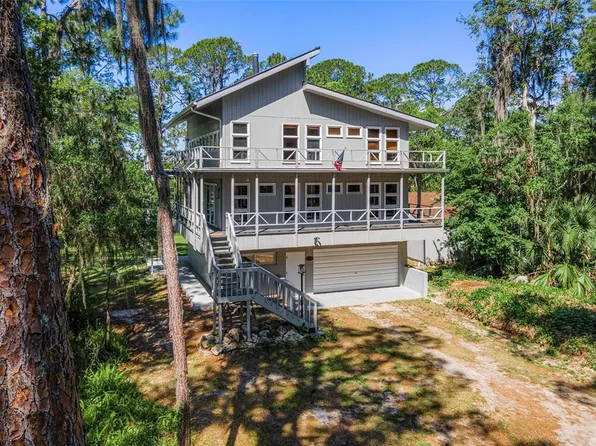 7373 Circle Dr, Lady Lake, FL 32159