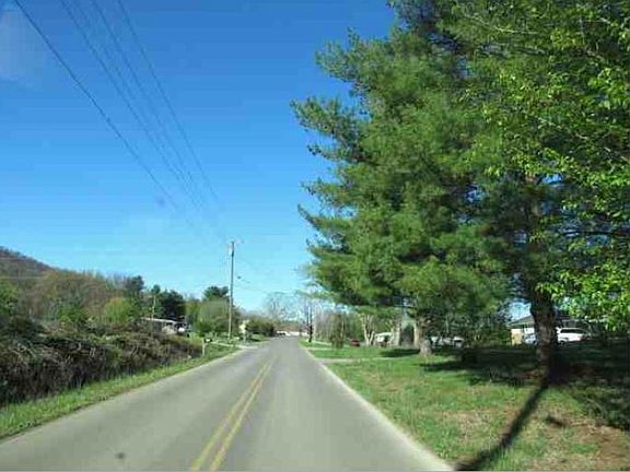 Exterior Neighborhood (street photo)