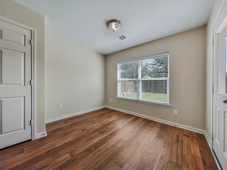 315 Pine Mist Ln — Photo 7