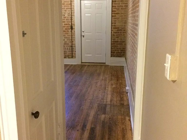 112 E Washington St — Photo 6