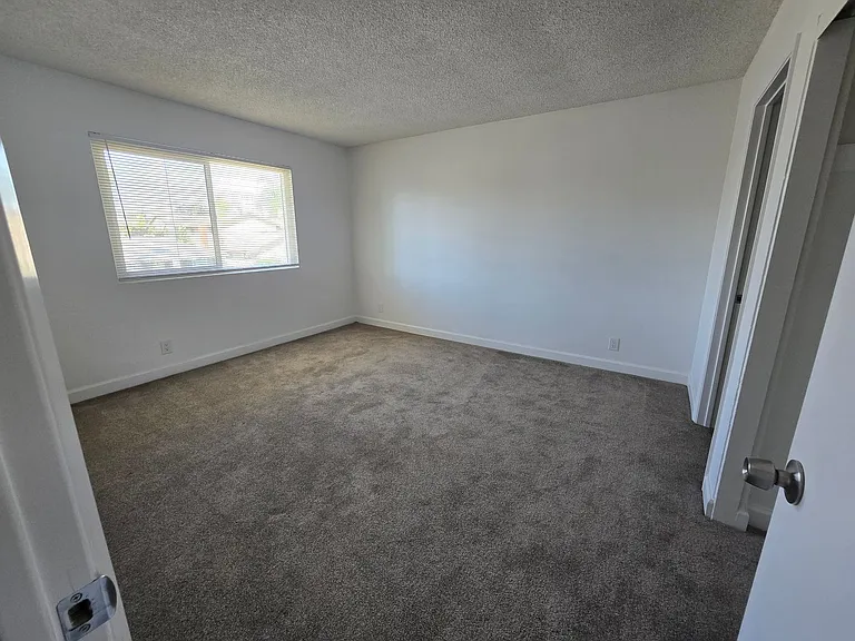 2650 E Park Ln — Photo 19