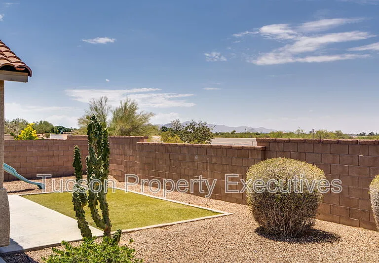 11655 W Stone Hearth St — Photo 37