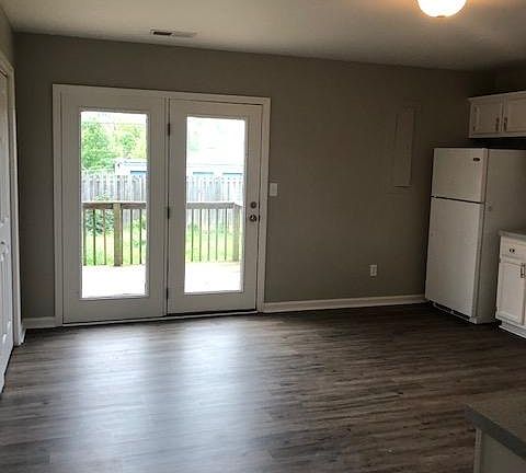 2nd image of 113 Garnet Dr