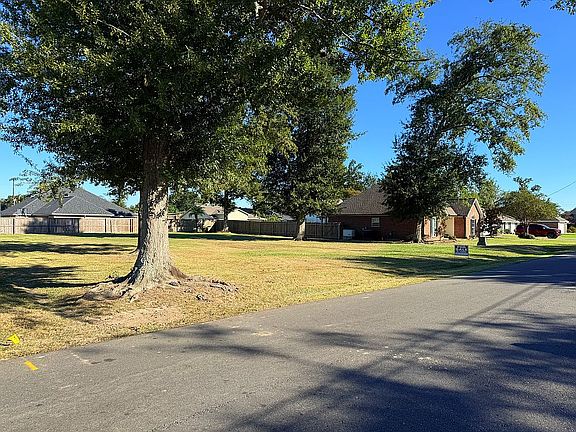 3rd image of 6-7 Riverridge Dr