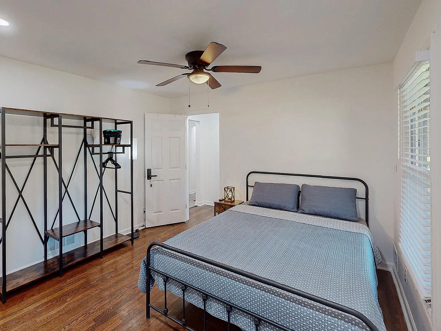 4 bed, 2.0 bath, 1845 sqft, $845 — Photo 3
