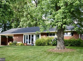 7413 Bath St, Springfield, VA 22150