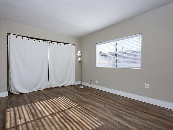 2nd image of 326 E Division St