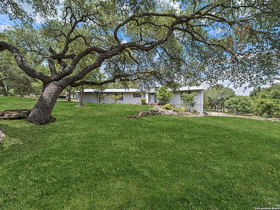 3rd image of 3519 Dove Park Ln