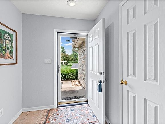 5th image of 6147 NE Kensington Dr #26B