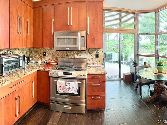 4th image of 3400 NE 192nd St APT 108