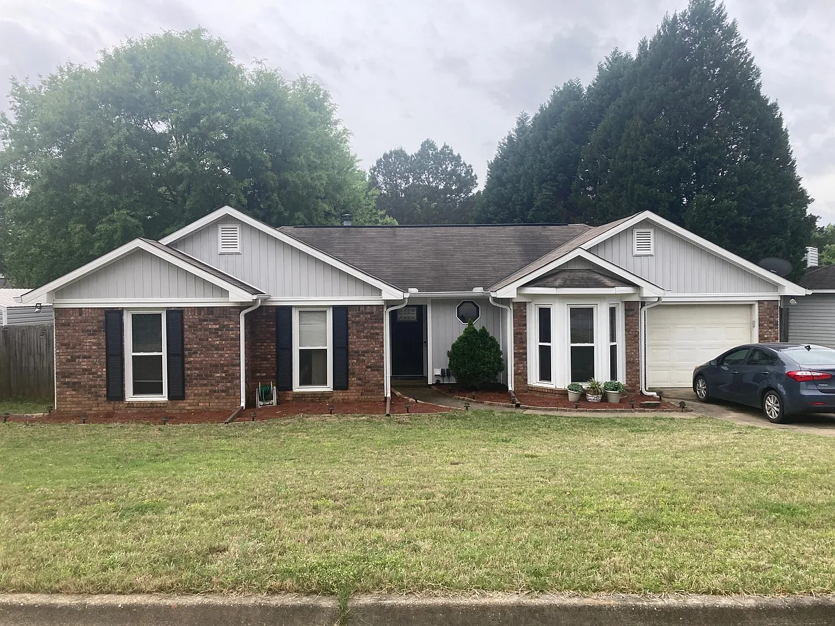 Building Photo - 2254 Birchwood Dr