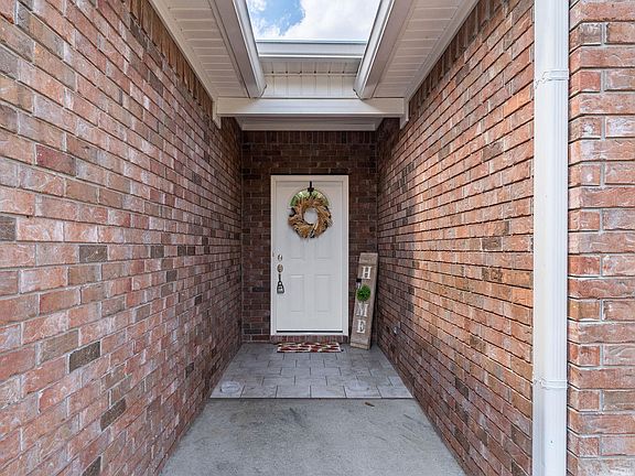 3rd image of 147 Westoak Pl
