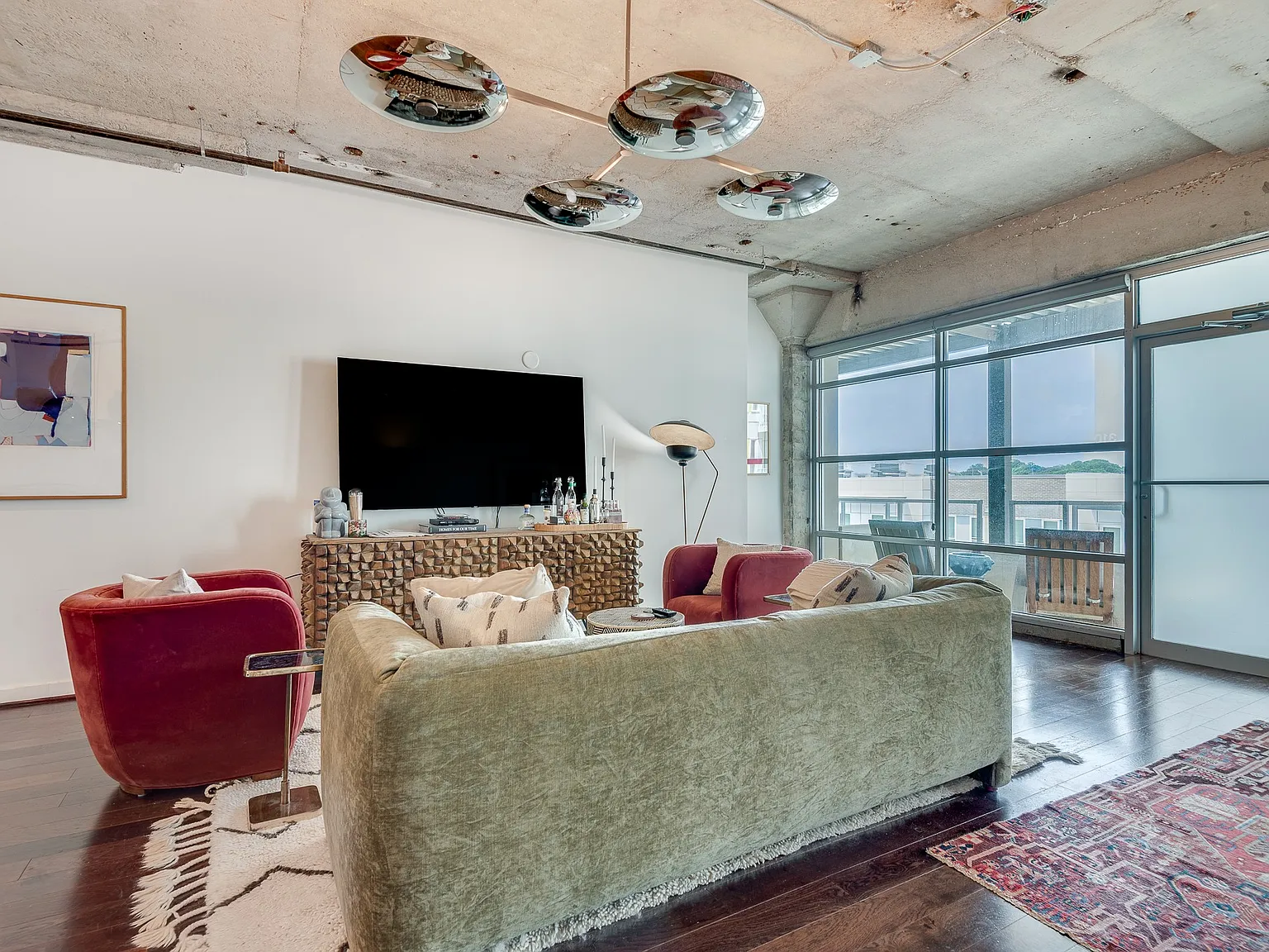 1 bed, 1282 sqft, $3,500 — Photo 2