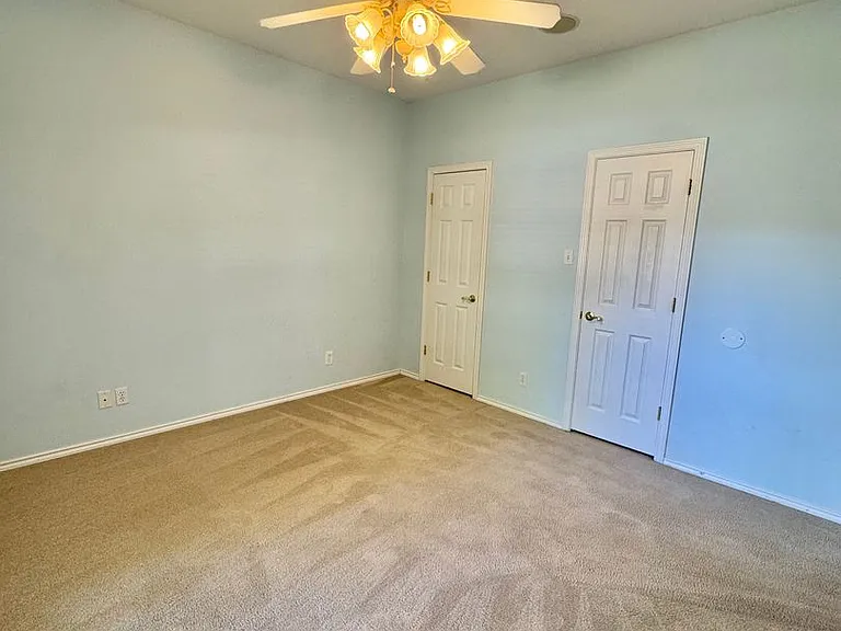 1 Southridge Dr — Photo 17