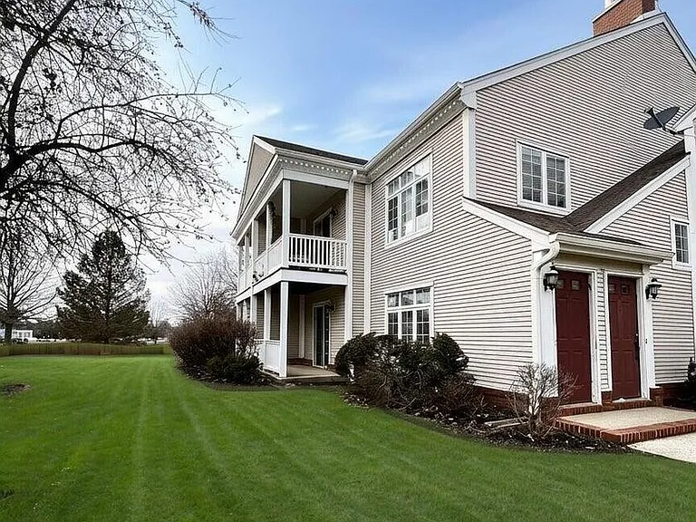 92 Winthrop Rd #C — Photo 1