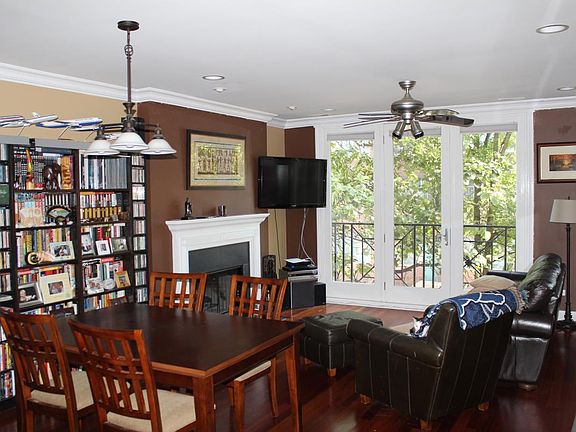 3rd image of 1512 N Sedgwick St APT 2
