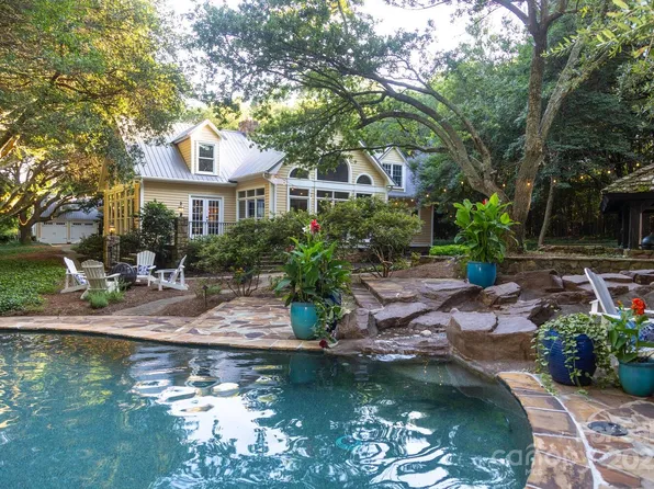 7794 Live Oaks Dr, Denver, NC 28037