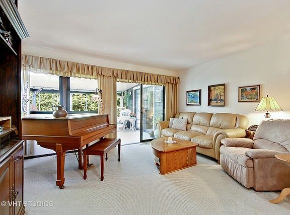 5th image of 7S468 Lynn Dr