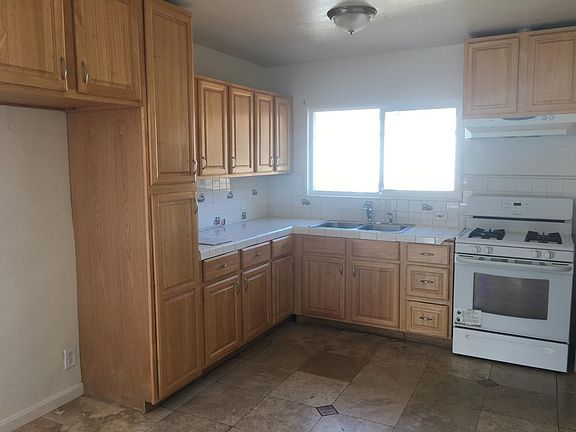 4th image of 3315 Farnsworth Ave #1
